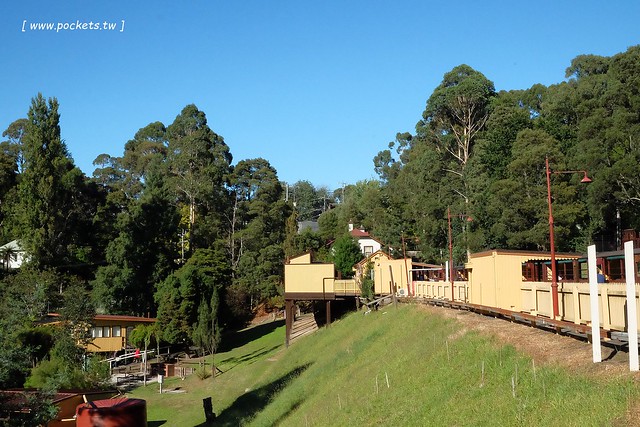 澳洲墨爾本｜帕芬比利 Puffing Billy，搭乘澳洲最古老蒸汽火車，零距離接觸野生鸚鵡、飛派餐廳 Pie in the sky午餐、Sky High眺望台賞美景、LV旗下Chandon酒莊品嚐美酒 @飛天璇的口袋