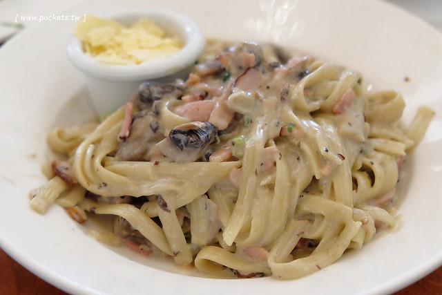 澳洲墨爾本｜Mornington Peninsula 摩寧頓半島一日遊，海邊彩虹小屋、摩寧頓半島戶外溫泉、Sorrento海濱小鎮午餐、Montalto酒莊品酒、古典歐洲風格迷宮花園 @飛天璇的口袋