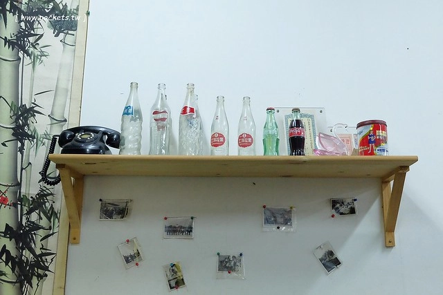 陸軍小館┃台中西區美食：鄰近台中科博館的超人氣美食，以眷村為主題復古懷舊風，炒飯湯麵小吃湯品都很不錯，假日要有排隊心理準備 @飛天璇的口袋