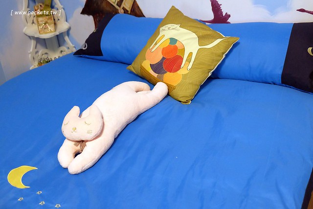 風車花園城堡┃宜蘭民宿推薦：溫馨浪漫以卡童話故事為主題的民宿，有可愛的龍貓房、老皮阿寶房，還有浪漫的藍洞房，凡爾賽房，適合情侶和親子入住(文末抽住宿券) @飛天璇的口袋