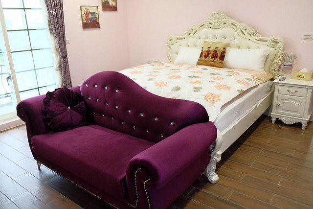 風車花園城堡┃宜蘭民宿推薦：溫馨浪漫以卡童話故事為主題的民宿，有可愛的龍貓房、老皮阿寶房，還有浪漫的藍洞房，凡爾賽房，適合情侶和親子入住(文末抽住宿券) @飛天璇的口袋