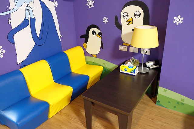 風車花園城堡┃宜蘭民宿推薦：溫馨浪漫以卡童話故事為主題的民宿，有可愛的龍貓房、老皮阿寶房，還有浪漫的藍洞房，凡爾賽房，適合情侶和親子入住(文末抽住宿券) @飛天璇的口袋