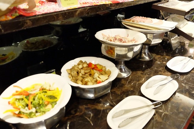 成旅晶贊飯店┃台中住宿推薦：充滿活力朝氣的清新綠色系飯店，位於台中市區鄰近台中火車站和台中公園，有健身房、洗衣室和商務室，房間免費Wi-Fi上網 @飛天璇的口袋