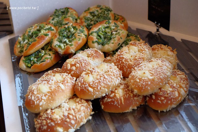 卡啡那台中店：裝潢漂亮大器深具質感，甜點飲料價格平實的咖啡館 @飛天璇的口袋