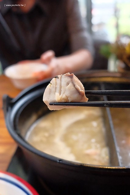 八豆食府精緻鍋物@崇德店┃全新品牌再出發，環境漂亮大器深具質感，食材高級有誠意，有美國金牌極黑和牛、西班牙伊比利豬、智利生凍帝王蟹和花田喜彘紅蘿蔔豬，北屯地區餐廳美食新選擇 @飛天璇的口袋