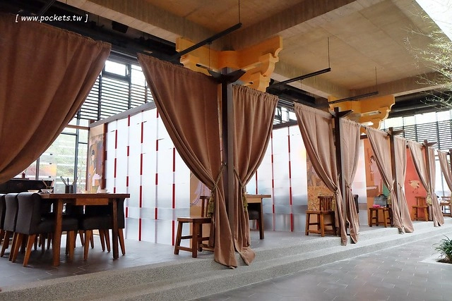 八豆食府精緻鍋物@崇德店┃全新品牌再出發，環境漂亮大器深具質感，食材高級有誠意，有美國金牌極黑和牛、西班牙伊比利豬、智利生凍帝王蟹和花田喜彘紅蘿蔔豬，北屯地區餐廳美食新選擇 @飛天璇的口袋