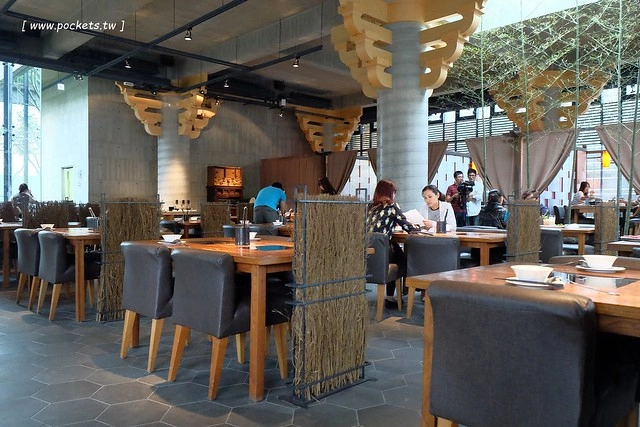 八豆食府精緻鍋物@崇德店┃全新品牌再出發，環境漂亮大器深具質感，食材高級有誠意，有美國金牌極黑和牛、西班牙伊比利豬、智利生凍帝王蟹和花田喜彘紅蘿蔔豬，北屯地區餐廳美食新選擇 @飛天璇的口袋