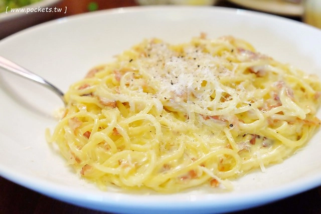 澳洲墨爾本｜菲利普島一日遊 Phillip Island，Maru野生動物園、Panny’s Chocolate巧克力觀光工廠、Cowes小鎮Isola di Capri晚餐、Phillip Island 企鵝島神仙小企鵝歸巢 @飛天璇的口袋