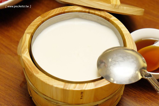 翠園小館┃台中西區美食：熱炒大菜又推陳出新，兼具吃巧又吃飽，台中母親節餐廳推薦，招牌木桶豆花記得要點，台中廣三SOGO百貨15樓 @飛天璇的口袋