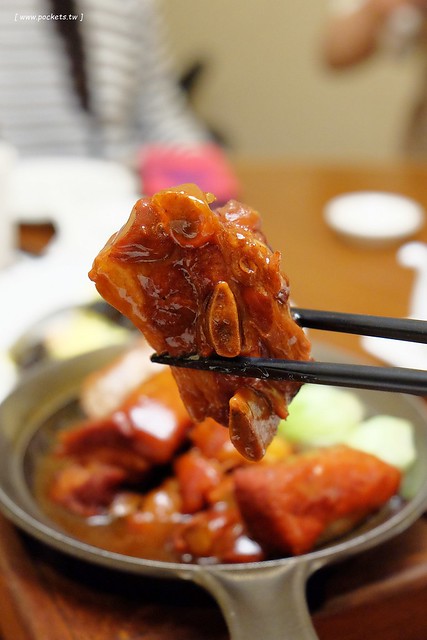 翠園小館┃台中西區美食：熱炒大菜又推陳出新，兼具吃巧又吃飽，台中母親節餐廳推薦，招牌木桶豆花記得要點，台中廣三SOGO百貨15樓 @飛天璇的口袋