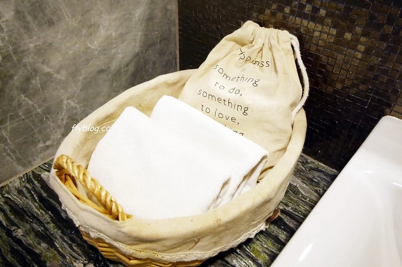 泰國清邁｜Cross Vibe Chiang Mai Decem，簡單清新的平價飯店，尼曼區MAYA百貨步行5分鐘 @飛天璇的口袋