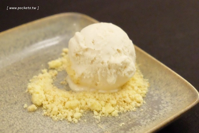 澳洲墨爾本｜墨爾本市區一日遊，南十字星火車站Southern Cross Station搭乘電車遊市區、維多利亞女王市場Queen Victoria Market、南半球最大的H&M血拼、墨爾本咖啡街、Mechester Press下午茶、QV購物商場採購、Box On Collins龍蝦晚餐 @飛天璇的口袋