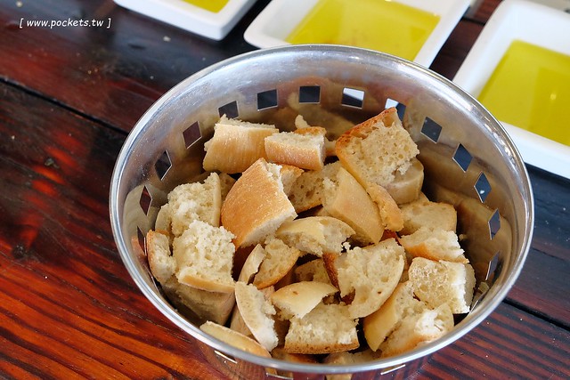 澳洲墨爾本｜Mornington Peninsula 摩寧頓半島一日遊，海邊彩虹小屋、摩寧頓半島戶外溫泉、Sorrento海濱小鎮午餐、Montalto酒莊品酒、古典歐洲風格迷宮花園 @飛天璇的口袋