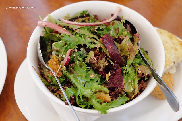 澳洲墨爾本｜Mornington Peninsula 摩寧頓半島一日遊，海邊彩虹小屋、摩寧頓半島戶外溫泉、Sorrento海濱小鎮午餐、Montalto酒莊品酒、古典歐洲風格迷宮花園 @飛天璇的口袋