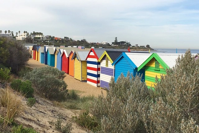 澳洲墨爾本｜Mornington Peninsula 摩寧頓半島一日遊，海邊彩虹小屋、摩寧頓半島戶外溫泉、Sorrento海濱小鎮午餐、Montalto酒莊品酒、古典歐洲風格迷宮花園 @飛天璇的口袋