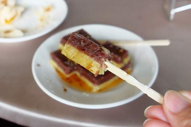 新月梧桐三義店｜漂亮的清水模建築裡，擁有綠意盎然的庭院和四面採光的落地窗設計 @飛天璇的口袋