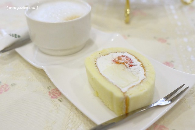 風車花園城堡┃宜蘭民宿推薦：溫馨浪漫以卡童話故事為主題的民宿，有可愛的龍貓房、老皮阿寶房，還有浪漫的藍洞房，凡爾賽房，適合情侶和親子入住(文末抽住宿券) @飛天璇的口袋