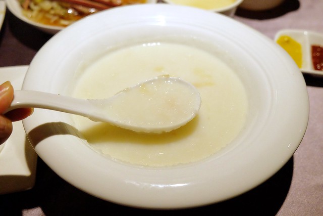 台中兆品酒店┃台中飯店推薦：鄰近中清交流道和逢甲商圈，附有中西餐飲部、健身房、SPA室，還有兒童遊戲區、澡盆、大浴缸，CP值很高的商務飯店和親子飯店 @飛天璇的口袋