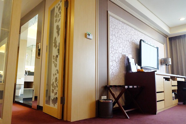 台中兆品酒店┃台中飯店推薦：鄰近中清交流道和逢甲商圈，附有中西餐飲部、健身房、SPA室，還有兒童遊戲區、澡盆、大浴缸，CP值很高的商務飯店和親子飯店 @飛天璇的口袋