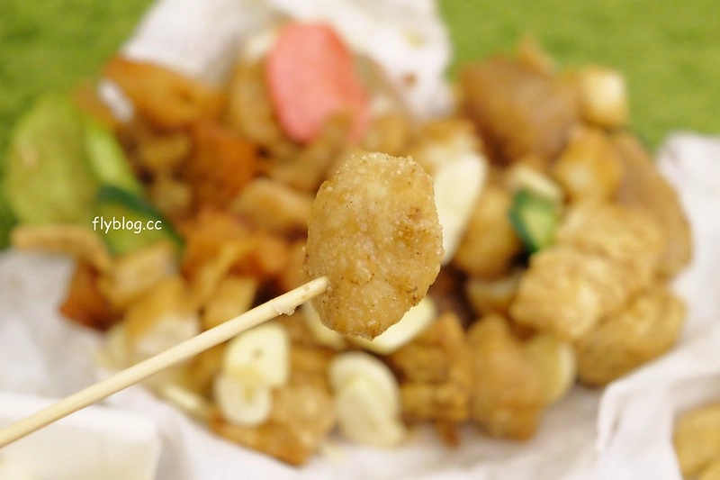 台中北屯｜港式鹹酥雞．特殊醬料香氣十足不膩口，還有隱藏版的和風炸皮蛋 @飛天璇的口袋