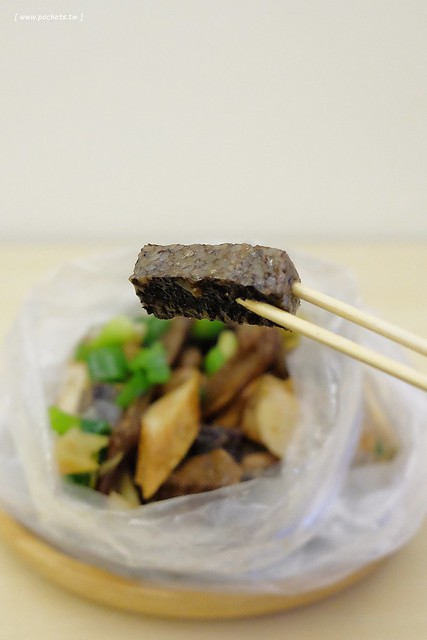 雄麻吉滷味┃台中小吃美食：位於北屯民俗公園前方，晚上才出沒的滷味發財車，滷味好吃又夠味，北屯人宵夜的好夥伴 @飛天璇的口袋