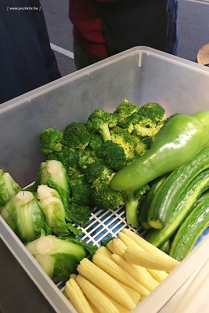 雄麻吉滷味┃台中小吃美食：位於北屯民俗公園前方，晚上才出沒的滷味發財車，滷味好吃又夠味，北屯人宵夜的好夥伴 @飛天璇的口袋