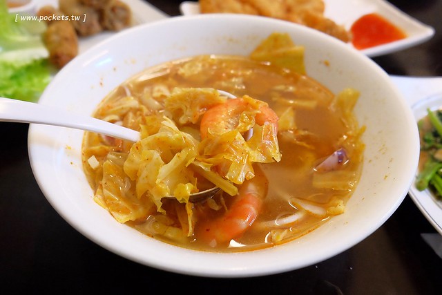 中南半島越南料理｜位於忠孝夜市越南料理餐廳，口味道地平價好吃，再訪重溫記憶中的好味道 @飛天璇的口袋