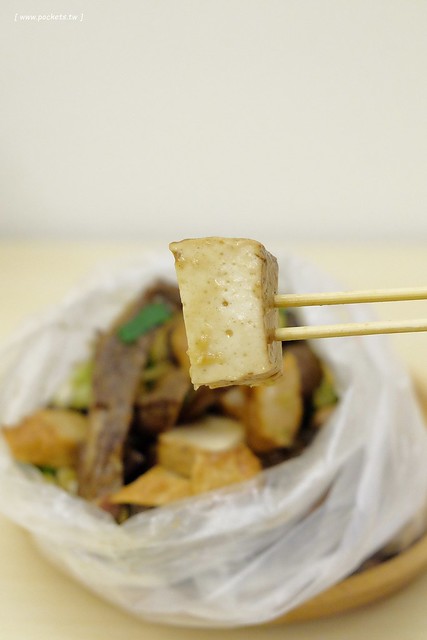 雄麻吉滷味┃台中小吃美食：位於北屯民俗公園前方，晚上才出沒的滷味發財車，滷味好吃又夠味，北屯人宵夜的好夥伴 @飛天璇的口袋