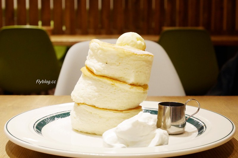 日本京都｜Gram Cafe & pancakes．一天只限定三個時段，一個時段只限量20份，大阪超人氣鬆餅京都也吃的到 @飛天璇的口袋