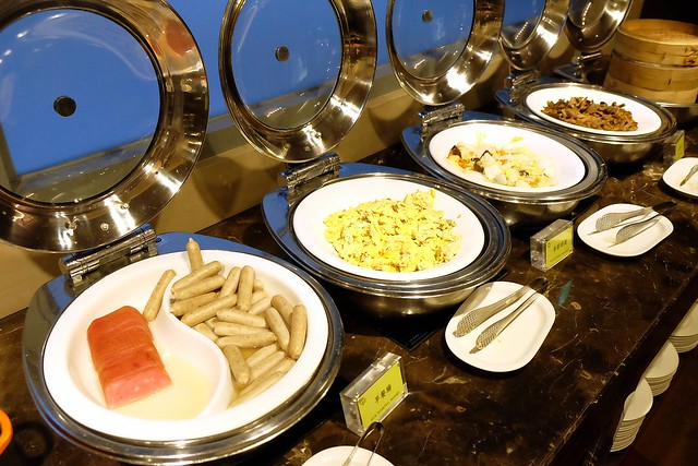 成旅晶贊飯店┃台中住宿推薦：充滿活力朝氣的清新綠色系飯店，位於台中市區鄰近台中火車站和台中公園，有健身房、洗衣室和商務室，房間免費Wi-Fi上網 @飛天璇的口袋