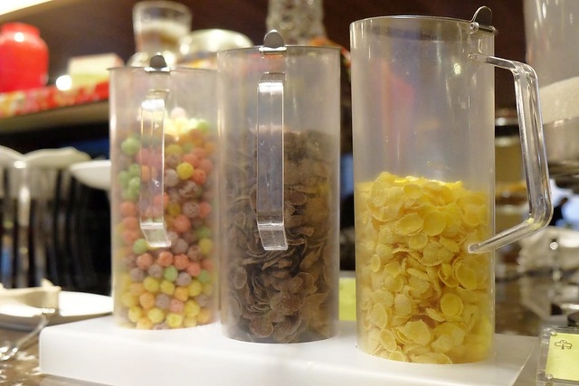 成旅晶贊飯店┃台中住宿推薦：充滿活力朝氣的清新綠色系飯店，位於台中市區鄰近台中火車站和台中公園，有健身房、洗衣室和商務室，房間免費Wi-Fi上網 @飛天璇的口袋