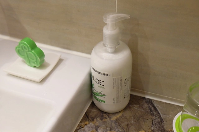 成旅晶贊飯店┃台中住宿推薦：充滿活力朝氣的清新綠色系飯店，位於台中市區鄰近台中火車站和台中公園，有健身房、洗衣室和商務室，房間免費Wi-Fi上網 @飛天璇的口袋