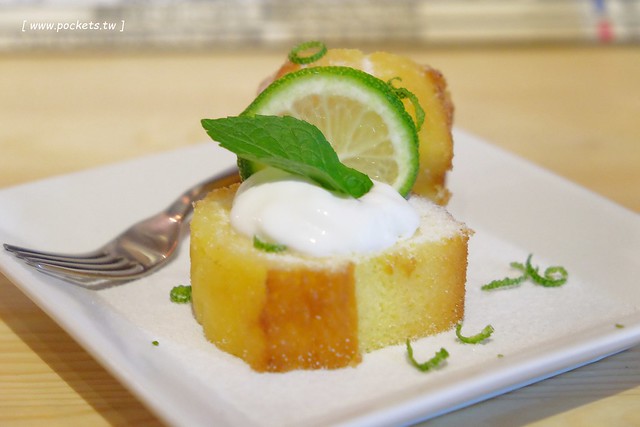 Square Coffee┃台中下午茶：以花藝為主題的咖啡館，忠太西街鄰近科博館商圈，甜點可愛價格親民，環境明亮舒適，適合三五好友一起品嚐下午茶 @飛天璇的口袋