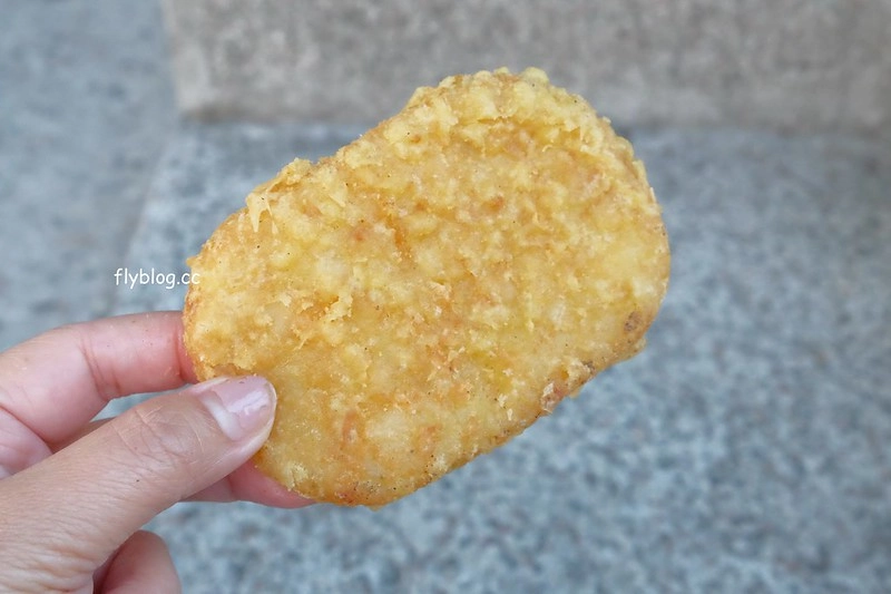 忠勇路現炸湯翅┃台中南屯：南屯人隱藏版的下午茶，傍晚時分開始出現排隊人潮，鄰近嶺東科技大學和黃昏市場 @飛天璇的口袋