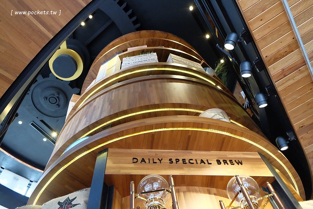 卡啡那台中店：裝潢漂亮大器深具質感，甜點飲料價格平實的咖啡館 @飛天璇的口袋