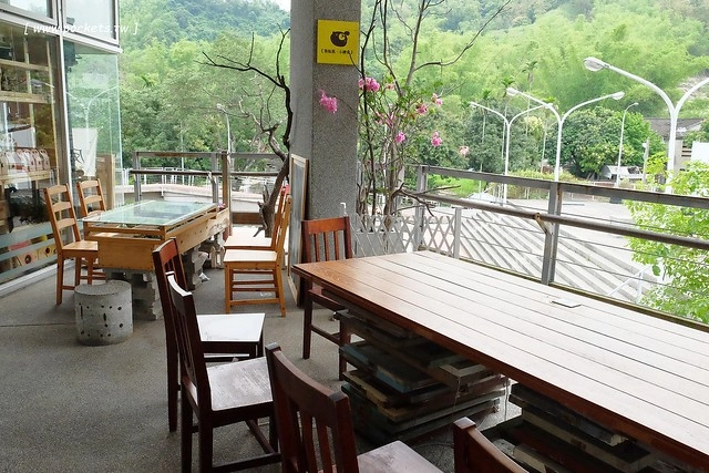 熊轉家小豬食┃霧峰美食餐廳：手作餐點嚴選用心食材，室內有很多可愛的小豬，位於霧峰921地震園區裡面，鄰近霧峰光復新村，是親子友善餐廳 @飛天璇的口袋