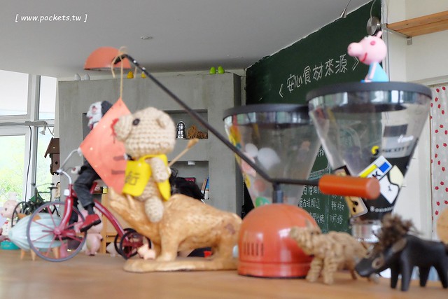 熊轉家小豬食┃霧峰美食餐廳：手作餐點嚴選用心食材，室內有很多可愛的小豬，位於霧峰921地震園區裡面，鄰近霧峰光復新村，是親子友善餐廳 @飛天璇的口袋