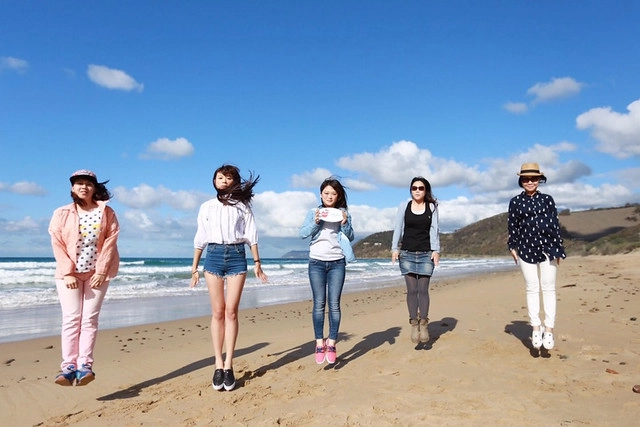 澳洲墨爾本｜大洋路一日遊，此生必去的景點之一澳洲大洋路、Kennett River野生無尾熊、阿波羅灣ILUKA午餐、Loch Ard Gorge六合谷、十二門徒岩、唐人街湄江牛河屋晚餐 @飛天璇的口袋