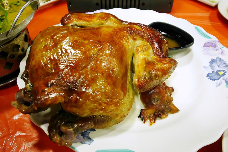 甕老大甕窯雞｜到宜蘭就是要吃道地的台灣小吃，餐點選擇性多而且味道也不錯，多人聚餐的好選擇 @飛天璇的口袋