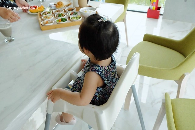 在鷺上生活會館┃宜蘭民宿推薦：豪華又頂級的全新民宿，擁有庭園游泳池、露天BBQ、嬰兒房，每間房間備有透明浴室、大型浴缸，貼心下午茶和豐盛九宮格早餐 @飛天璇的口袋