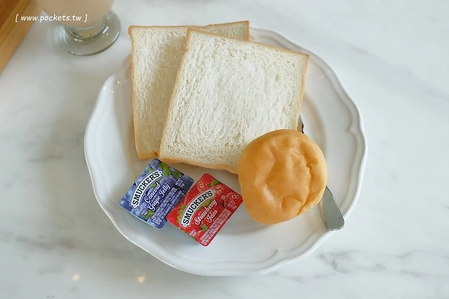 在鷺上生活會館┃宜蘭民宿推薦：豪華又頂級的全新民宿，擁有庭園游泳池、露天BBQ、嬰兒房，每間房間備有透明浴室、大型浴缸，貼心下午茶和豐盛九宮格早餐 @飛天璇的口袋