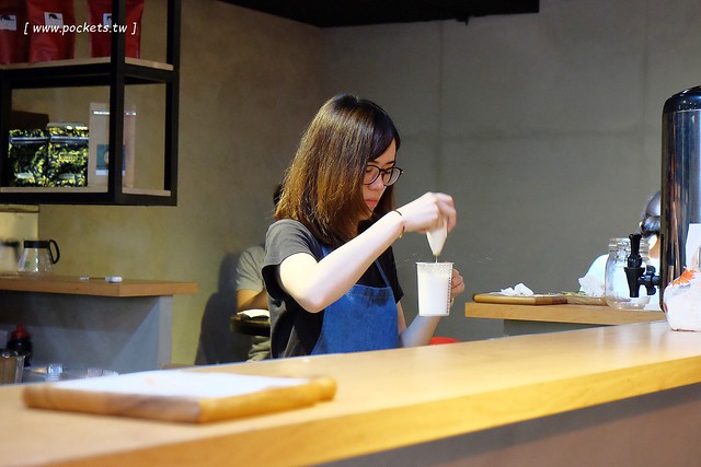 明治時期碳烤吐司｜使用小農直送鮮乳、nutella榛果醬、福源花生醬，火爐碳烤肉品降低油脂，料多實在現點現做，品嚐松山區巷弄間的小清新(已歇業) @飛天璇的口袋