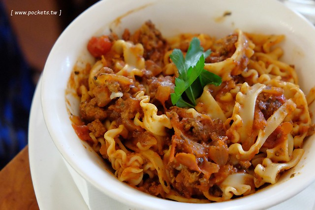 澳洲墨爾本｜Mornington Peninsula 摩寧頓半島一日遊，海邊彩虹小屋、摩寧頓半島戶外溫泉、Sorrento海濱小鎮午餐、Montalto酒莊品酒、古典歐洲風格迷宮花園 @飛天璇的口袋