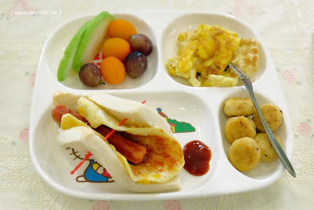 風車花園城堡┃宜蘭民宿推薦：溫馨浪漫以卡童話故事為主題的民宿，有可愛的龍貓房、老皮阿寶房，還有浪漫的藍洞房，凡爾賽房，適合情侶和親子入住(文末抽住宿券) @飛天璇的口袋