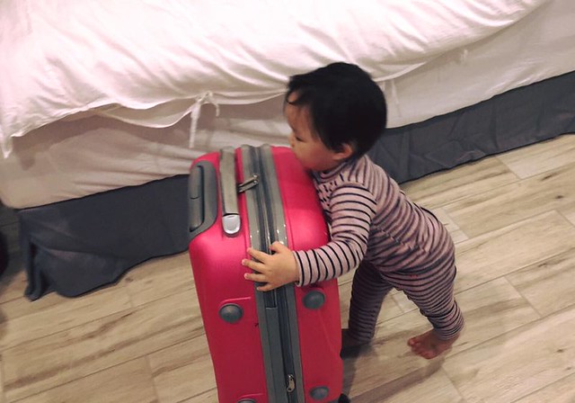 風車花園城堡┃宜蘭民宿推薦：溫馨浪漫以卡童話故事為主題的民宿，有可愛的龍貓房、老皮阿寶房，還有浪漫的藍洞房，凡爾賽房，適合情侶和親子入住(文末抽住宿券) @飛天璇的口袋