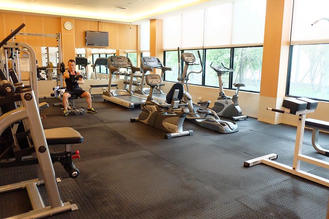 台中兆品酒店┃台中飯店推薦：鄰近中清交流道和逢甲商圈，附有中西餐飲部、健身房、SPA室，還有兒童遊戲區、澡盆、大浴缸，CP值很高的商務飯店和親子飯店 @飛天璇的口袋