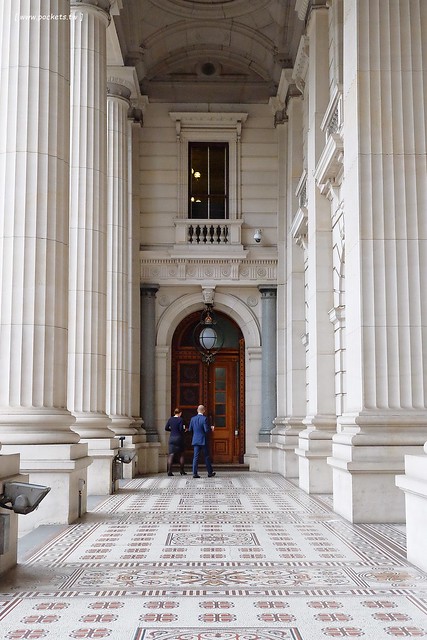 澳洲墨爾本｜墨爾本市區半日遊，溫莎酒店、國會大廈、聖派翠克大教堂、費茲洛花園、庫克船長故居、聯邦廣場、弗林德斯火車站、聖保羅大教堂、Hosier lane塗鴉街、HUNGRY JACK’S @飛天璇的口袋