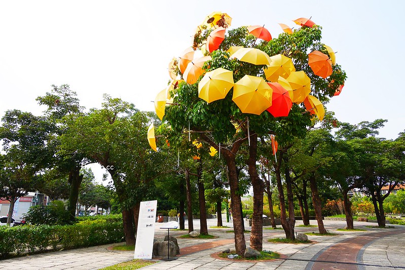 傘亮花博.閃耀台中┃台中太平：台中屯區藝文中心~台IG打卡網美拍照新景點，即日起~12/7展出 @飛天璇的口袋