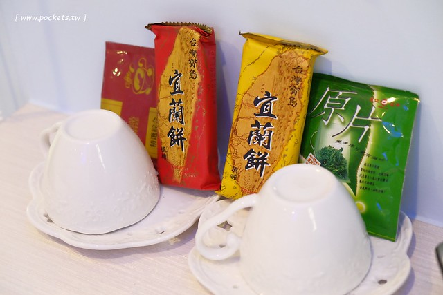 風車花園城堡┃宜蘭民宿推薦：溫馨浪漫以卡童話故事為主題的民宿，有可愛的龍貓房、老皮阿寶房，還有浪漫的藍洞房，凡爾賽房，適合情侶和親子入住(文末抽住宿券) @飛天璇的口袋