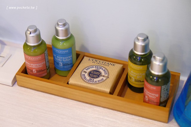 風車花園城堡┃宜蘭民宿推薦：溫馨浪漫以卡童話故事為主題的民宿，有可愛的龍貓房、老皮阿寶房，還有浪漫的藍洞房，凡爾賽房，適合情侶和親子入住(文末抽住宿券) @飛天璇的口袋